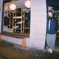 HOODED WINDBREAKER - BLACK/NAVY
